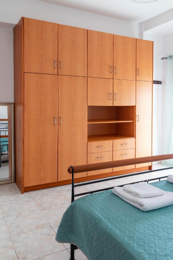 Lovely Sea View Apartment At The Heart Of The Town Ierápetra Eksteriør billede